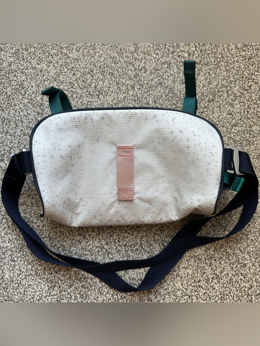 Rapha x Outdoor Voices cycling bar bag - Picture 5 of 11
